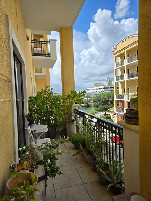 312-8390 Sw 72nd Ave, Miami, FL, 33143-7662 | Card Image