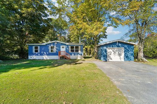 5 Sayer Ln, Middletown, NY, 10940-7465 | Card Image