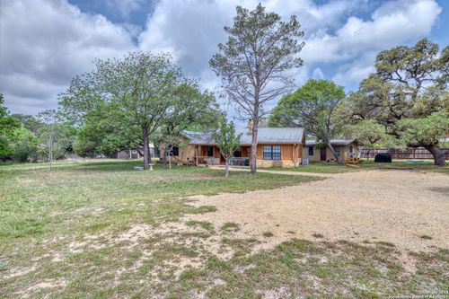 577 Mariposa Ave, Concan, TX, 78838 | Card Image