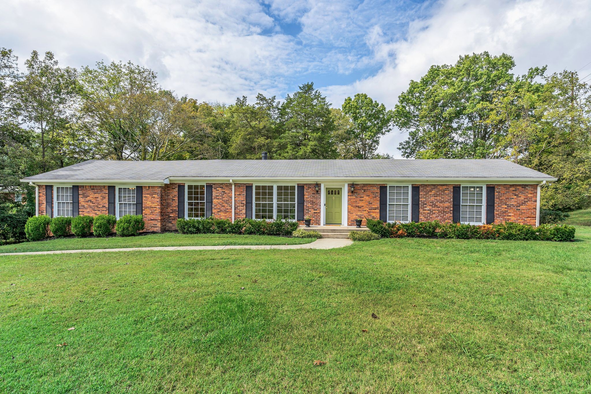 Clematis Dr, Nashville, TN 37205
