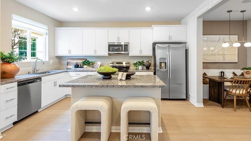 1676 Phantom Ln, Rialto, CA, 92376-2332 | Card Image