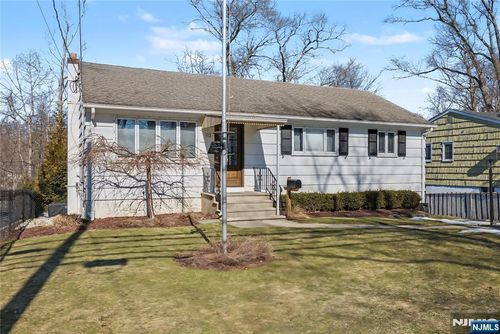 113 Seminole Ave, Oakland, NJ, 07436-2911 | Card Image