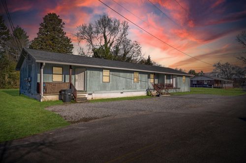 401 Red Maple St, Graysville, TN, 37338-5305 | Card Image