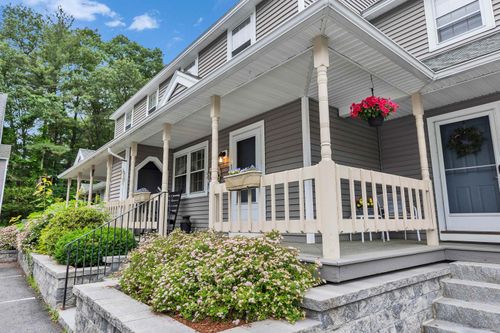 152 Winterwood Dr, Londonderry, NH, 03053-3363 | Card Image
