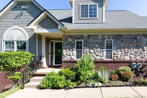 2062 Preserve Cir W, Canton, MI, 48188-2254 | Card Image