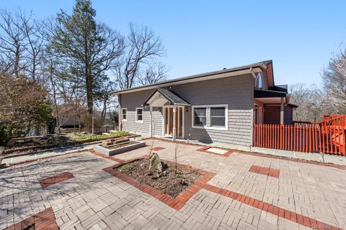 21 Jackson Rd, Mahopac, NY, 10541-3118 | Card Image