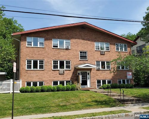 35 S Willow St, Montclair, NJ, 07042-3380 | Card Image