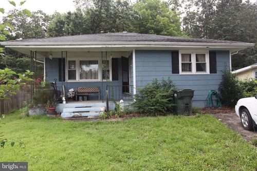 28 Pearl Dr, Howell, NJ, 07731-1222 | Card Image