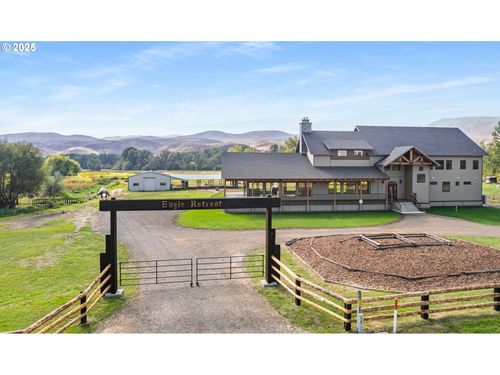 46131 Snake River Rd, Richland, OR, 97870-6718 | Card Image