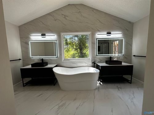 2339 Villaret Dr Sw, Huntsville, AL, 35803-2194 | Card Image