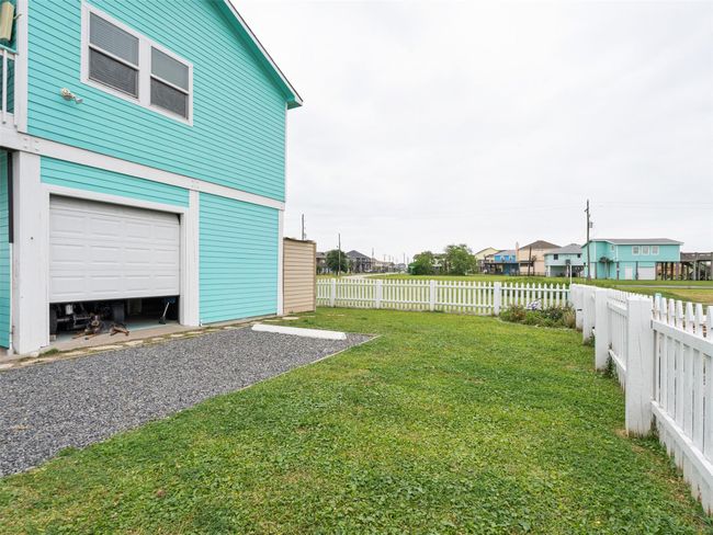 2080 Highway 87, House other with 0 bedrooms, 3 bathrooms and 2 parking in Crystal Beach TX | Image 8