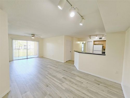 apt-208-4151 San Marino Blvd, West Palm Beach, FL, 33409-8605 | Card Image