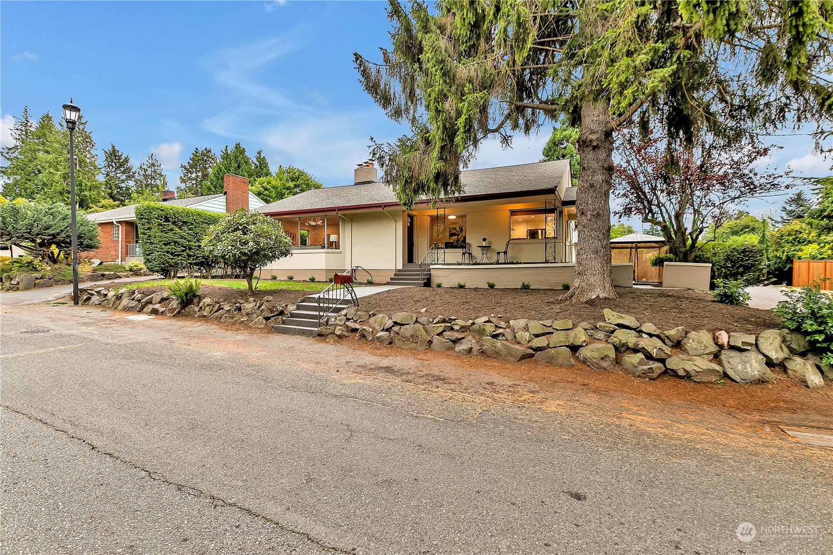 100th St, Seattle, WA 98177