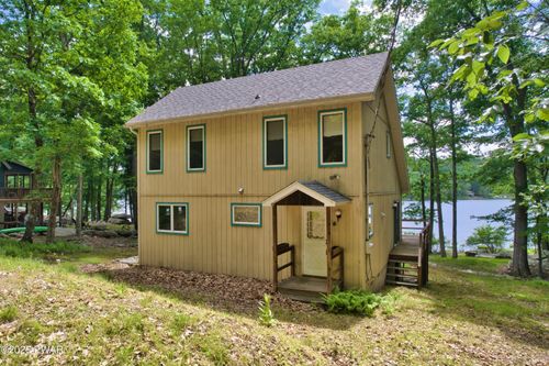 113 E Shore Dr, Hawley, PA, 18428-8256 | Card Image