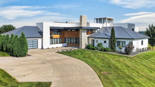 31600 Silverado Ln, Waukee, IA, 50263-7081 | Card Image
