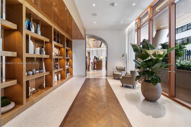 2005 - 2678 Tigertail Ave, Condo with 2 bedrooms, 2 bathrooms and null parking in Coconut Grove FL | Image 13