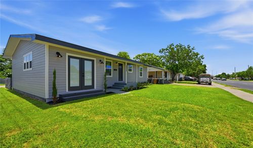 4902 Weber Rd, Corpus Christi, TX, 78411-4015 | Card Image