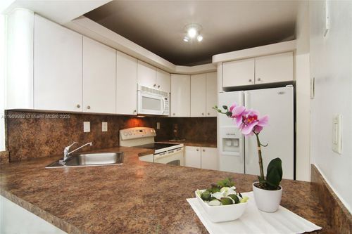 apt-116-16465 Ne 22nd Ave, North Miami Beach, FL, 33160-3724 | Card Image