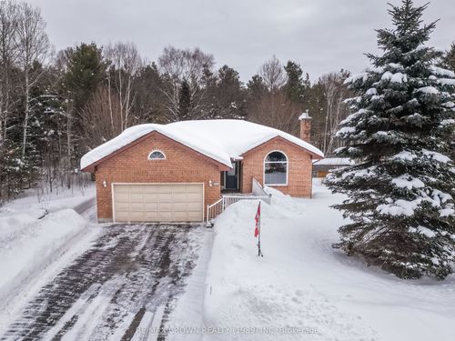 32 Edgar St, Sundridge, ON, P0A1Z0 | Card Image