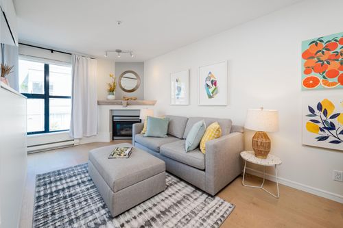 404-2688 Vine St, Vancouver, BC, V6K4T6 | Card Image