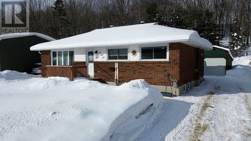 24 Axmith Ave, Elliot Lake, ON, P5A1B7 | Card Image