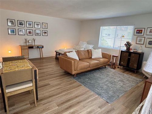 apt-3-3-108 Madeira Ave, Coral Gables, FL, 33134-4543 | Card Image