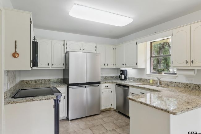 414 Winding Ln, House other with 3 bedrooms, 2 bathrooms and null parking in Mt Vernon TX | Image 17