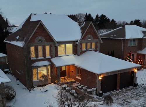 {{alt}} | Card Image