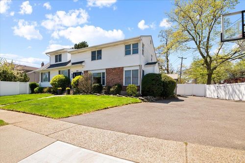 385 Forest Ave, Woodmere, NY, 11598-2832 | Card Image