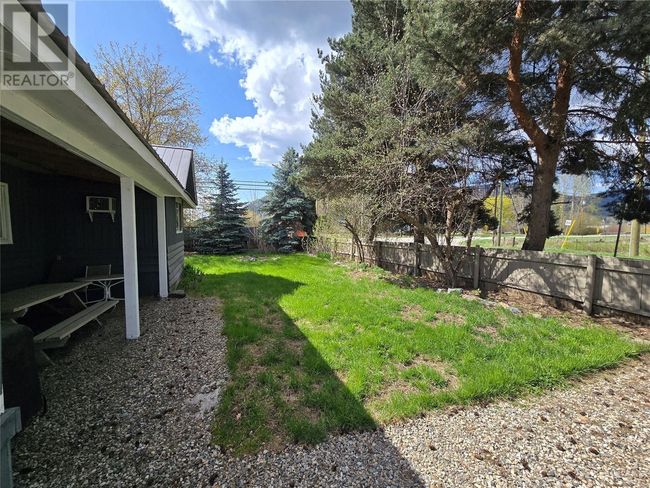 10 Bloom Rd, House other with 4 bedrooms, 2 bathrooms and 5 parking in Lumby BC | Image 17