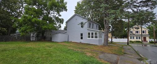 1 Chestnut St, Middletown, NY, 10940-5611 | Card Image