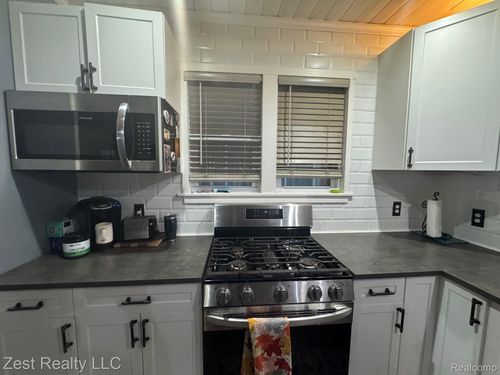 7807 Whittaker St, Detroit, MI, 48209-1505 | Card Image