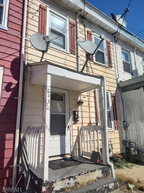 243 Mercer St, Phillipsburg, NJ, 08865-3132 | Card Image