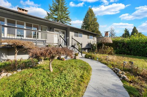 638 Elstree Pl, North Vancouver, BC, V7N2Y3 | Card Image