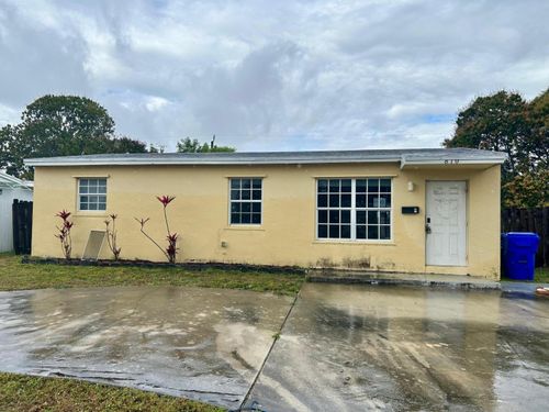810 N 69th Ave, Hollywood, FL, 33024-7424 | Card Image