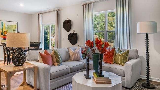 Living Area | Image 15