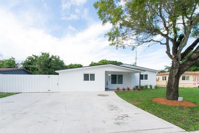 3651 Nw 8th Ct, House other with 3 bedrooms, 2 bathrooms and null parking in Lauderhill FL | Image 2