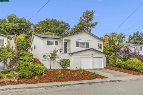 16639 Selby Dr, Castro Valley, CA, 94578-1235 | Card Image