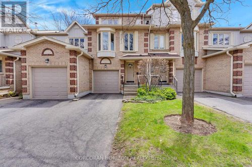 74-302 College Avenue W, Guelph (Dovercliffe Park/Old University), ON, N1G4T6 | Card Image