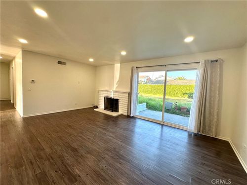 17122 Santa Lucia St, Fountain Valley, CA, 92708-3114 | Card Image