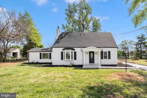 10167 Winchester Ave, BUNKER HILL, WV, 25413-2592 | Card Image