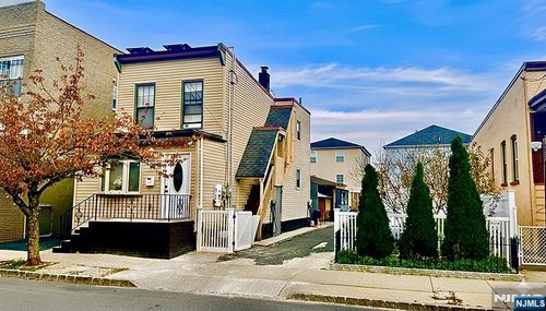 20 Lake St, Belleville, NJ, 07109-1037 | Card Image