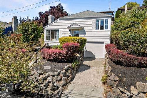 3047 36th Avenue W, Seattle, WA, 98199 | Card Image