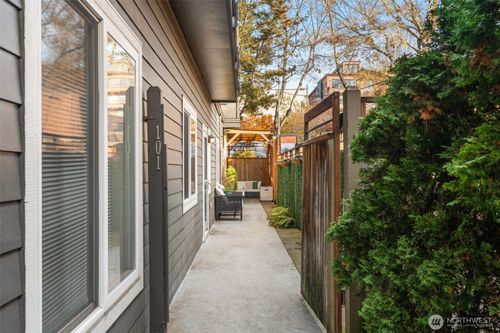 apt-101-115 W Galer St, Seattle, WA, 98119-3354 | Card Image