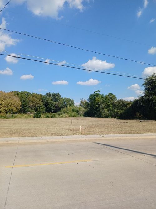 8318 Carbondale St, Dallas, TX, 75216 | Card Image