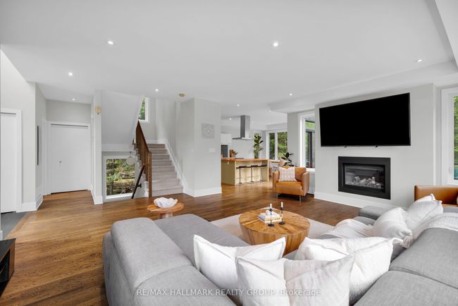 3311 Barlow Cres, House other with 3 bedrooms, 4 bathrooms and 6 parking in Dunrobin ON | Image 5
