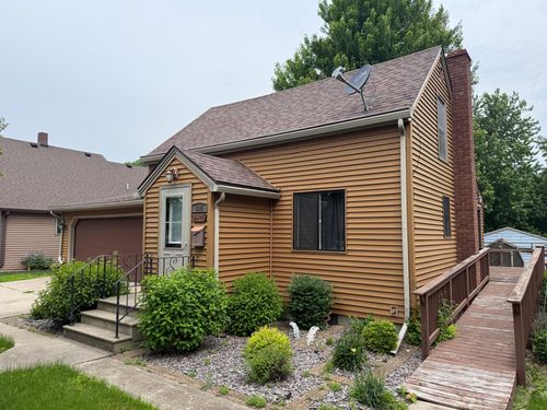805 E Elm St, Redwood Falls, MN, 56283-1205 | Card Image