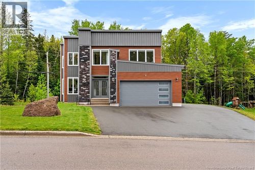 16 Parkplace Lane, Moncton, NB, E1A9N2 | Card Image