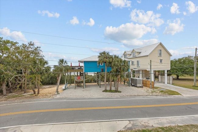 16360 Airport Rd, House other with 2 bedrooms, 2 bathrooms and null parking in CEDAR KEY FL | Image 4