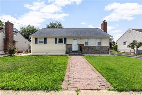 4 Cecil Pl, Hicksville, NY, 11801-1123 | Card Image